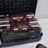 Imagem referente a Choque apreende bagagem com caixas de cigarro na rodoviária de Cascavel