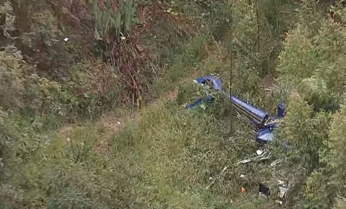 Helicóptero com 4 pessoas cai em São Paulo