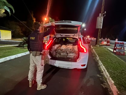 Imagem referente a Polícia Rodoviária Federal apreende mais de 170Kg de maconha em Irati