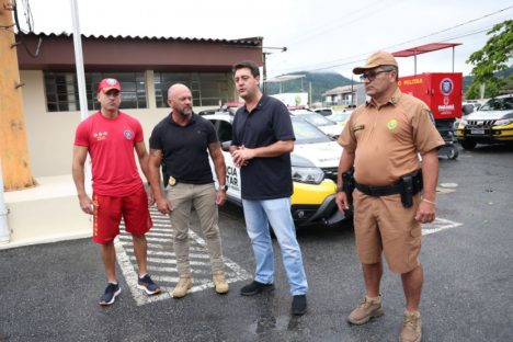 Imagem referente a Governador anuncia concurso público com 2.600 vagas para PM e Corpo de Bombeiros