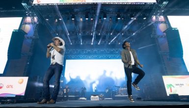 Imagem referente a Guilherme & Santiago fazem baile sertanejo para 23 mil pessoas em Pontal do Paraná