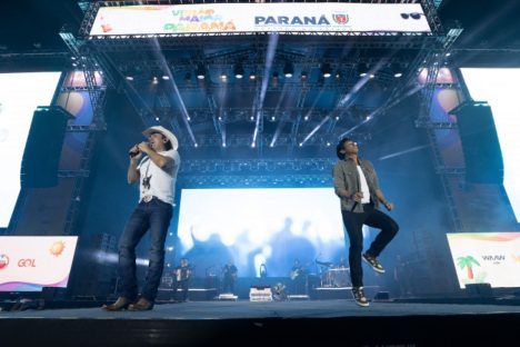 Imagem referente a Guilherme & Santiago fazem baile sertanejo para 23 mil pessoas em Pontal do Paraná