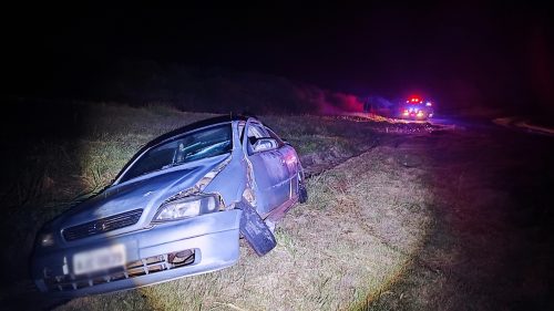 Imagem referente a Jovem de 26 anos fica ferida após Astra sair da pista na BR-163