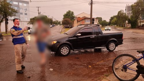 Imagem referente a Ciclista é atingido por carro no Bairro Coqueiral em Cascavel