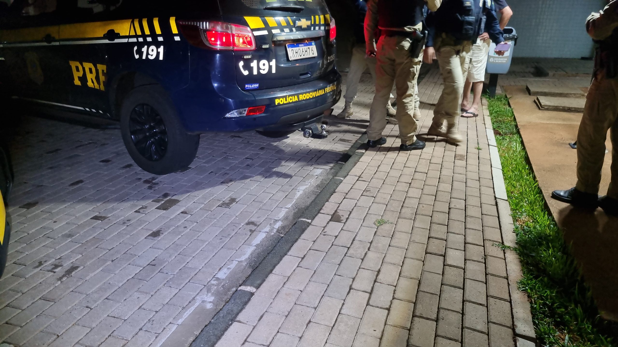 Motorista de Fiat Toro é preso por embriaguez ao volante em operação da PRF Motorista de Fiat Toro é preso por embriaguez ao volante em operação da PRF