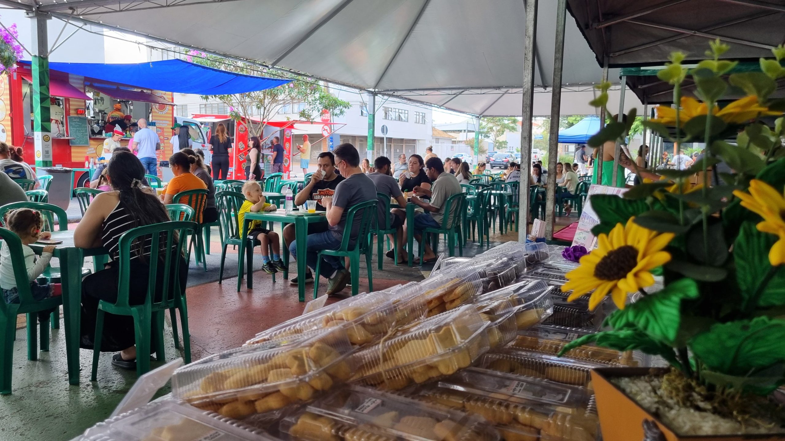 Domingão na Feira do Teatro: onde cultura, comida e compras se encontram em Cascavel Domingão na Feira do Teatro: onde cultura, comida e compras se encontram em Cascavel