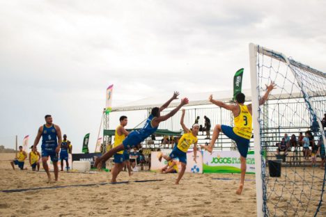 Imagem referente a Paranaguá e Ubiratã vencem a final do Circuito Paranaense de Handebol de Areia, em Matinhos