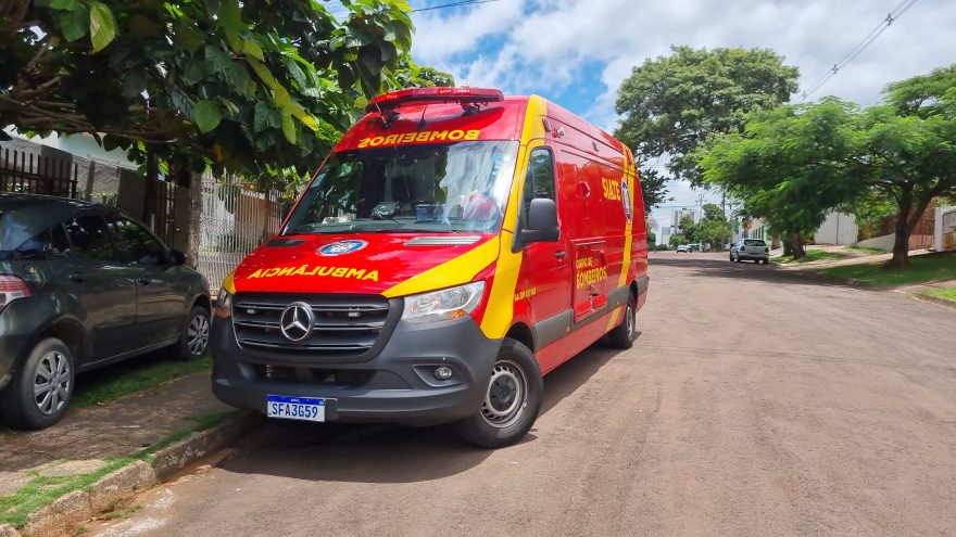 Homem bate a cabeça ao sofrer queda no bairro Claudete