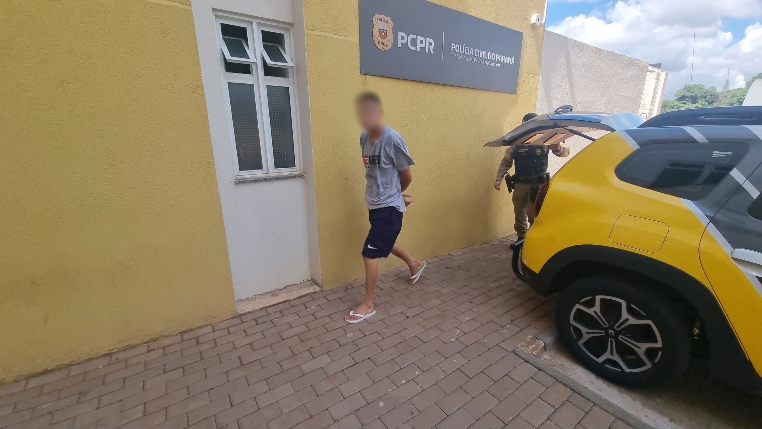 Vítima pede ajuda na Base da Polícia Militar após briga com o namorado