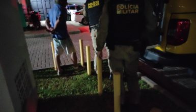 Imagem referente a Homem pede socorro na janela e PM encontra casal com marcas de agressão após briga