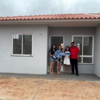 Imagem referente a Com R$ 2 milhões do Casa Fácil, 104 famílias de Campo Mourão conquistam imóveis próprios