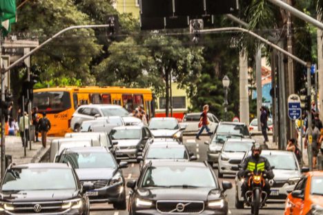 Imagem referente a IPVA 2025 de veículos com final de placa 1 e 2 vence nesta segunda-feira; veja como pagar