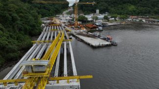 Traçado da Ponte de Guaratuba começa a ganhar forma com instalação de vigas longarinas