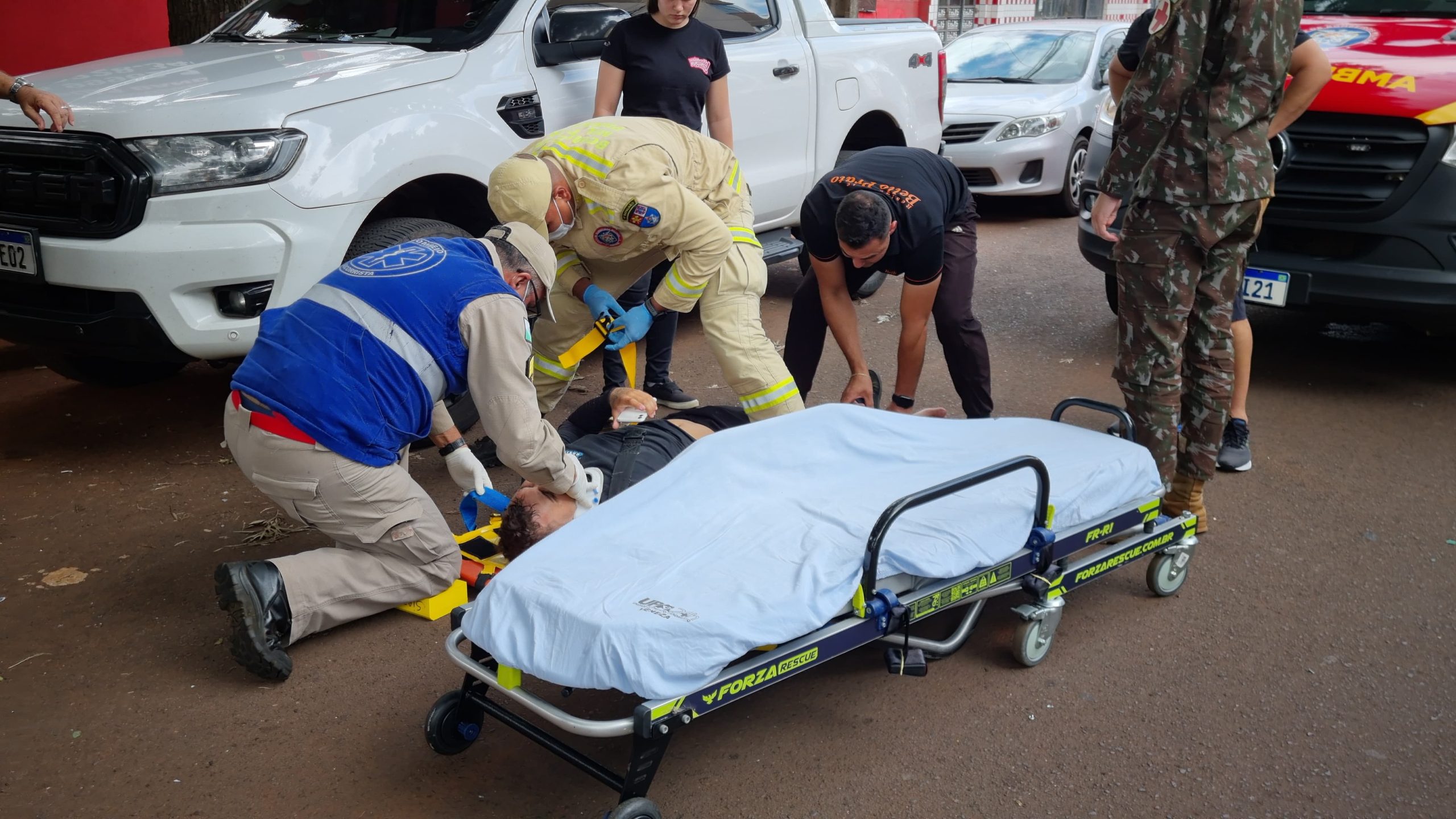 Motociclista fica ferido em acidente de trânsito no Centro