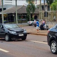 Imagem referente a Acidente envolvendo três carros deixa vítima na Rua Antonina