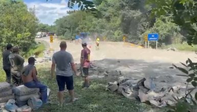 Imagem referente a Atenção motoristas: BR-277 está interditada na Ponte do Rio Cantagalo