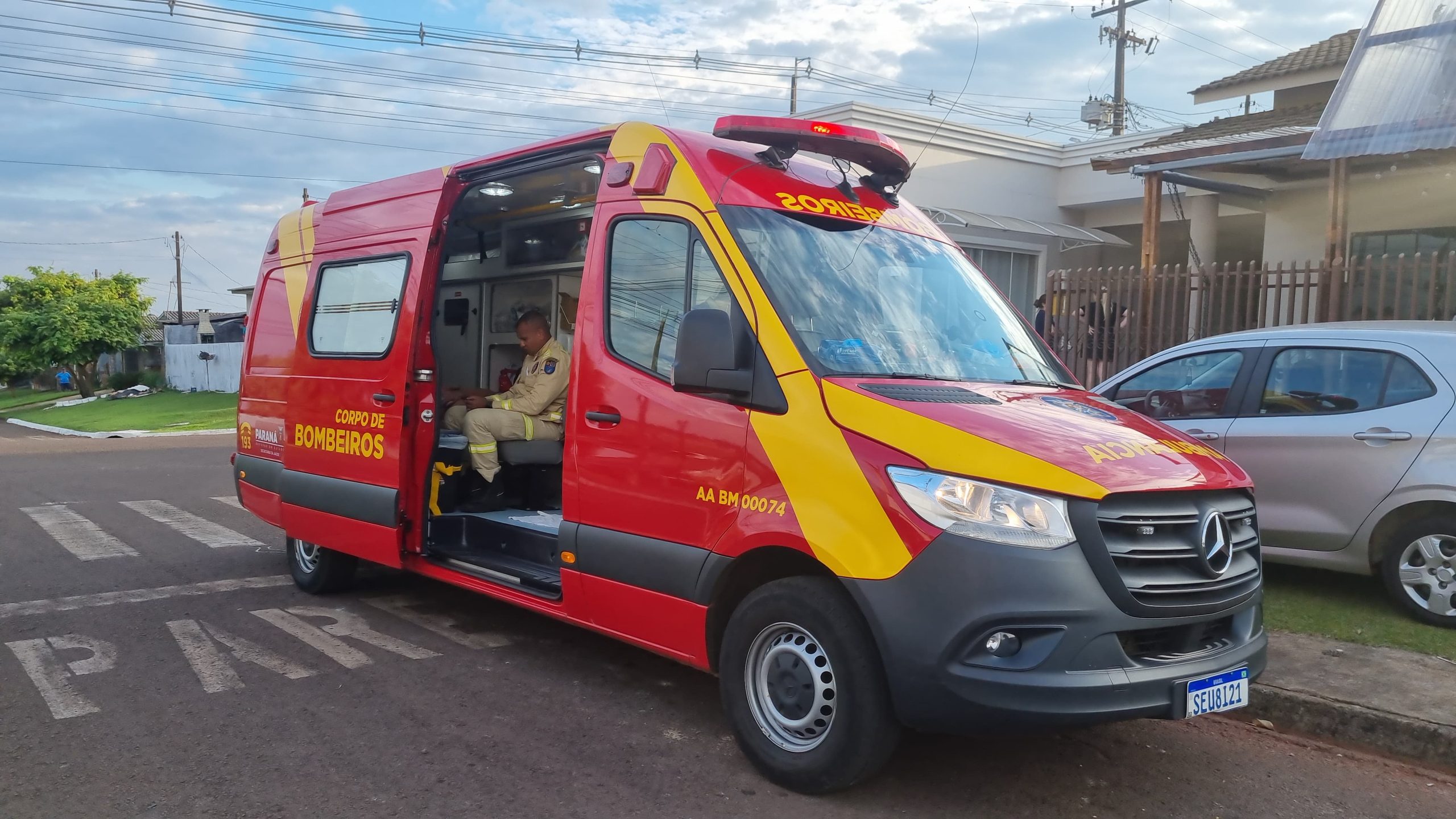 Idoso de 61 anos sofre queda de escada e é hospitalizado em Cascavel