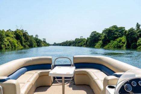 Imagem referente a Águas cristalinas e biodiversidade do Rio Paraná encantam turistas no Noroeste