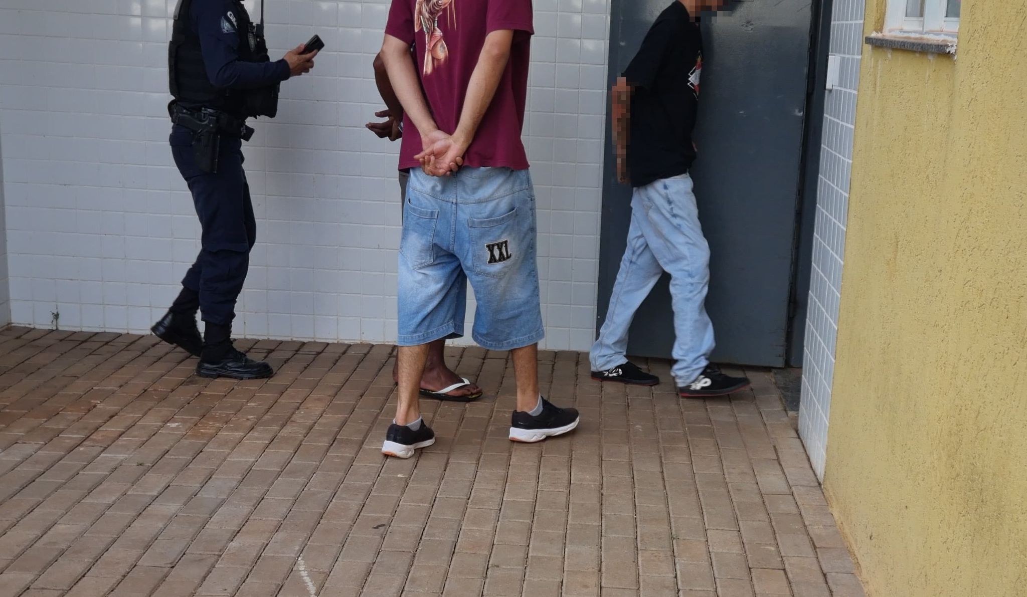 Quatro jovens são detidos com drogas após ação da ROMU no Centro de Cascavel