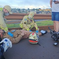 Imagem referente a Jovem fica ferido em colisão entre carro e moto no Trevo Cataratas