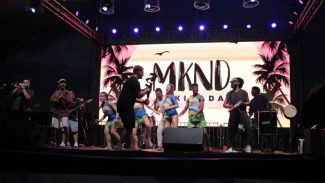 Makinada contagia público com sucessos do pagode no Palco Sunset em Caiobá