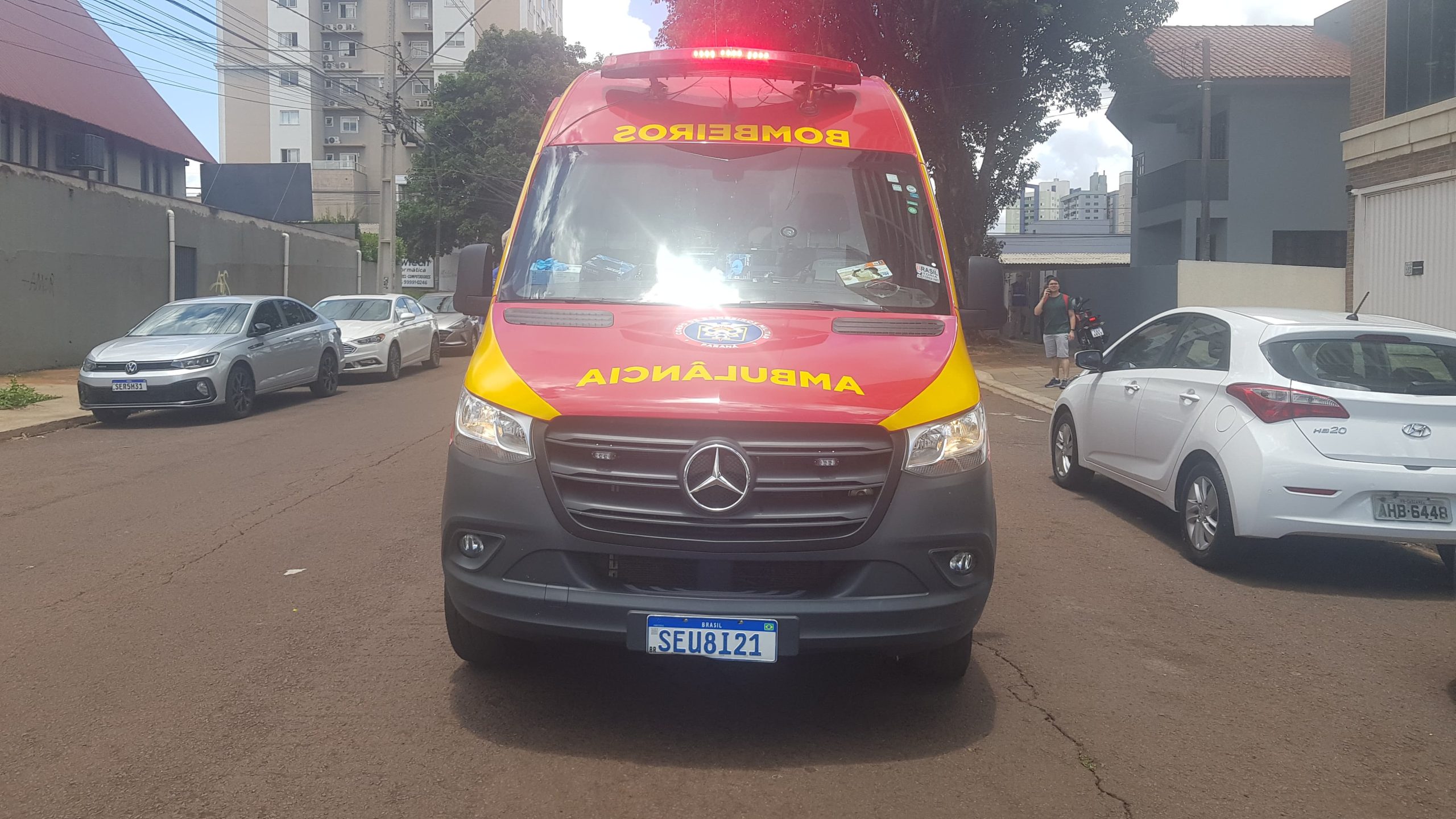 Motociclista fica ferido após colisão na Rua Natal, no Centro Motociclista fica ferido após colisão na Rua Natal, no Centro