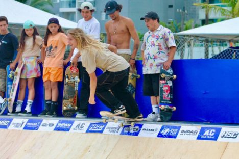 Imagem referente a Fim de semana tem futevôlei, skate, beach flag e travessia a nado no Verão Maior Paraná