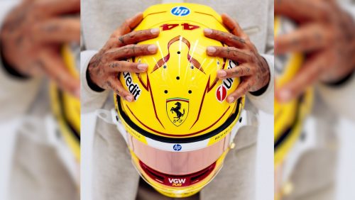 Imagem referente a Lewis Hamilton apresenta capacete amarelo que usará na Ferrari em 2025