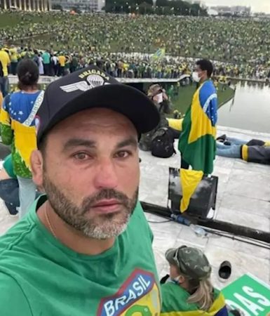 Imagem referente a Ex-candidato a vereador de Cascavel é denunciado por cinco crimes relacionados ao 8 de janeiro