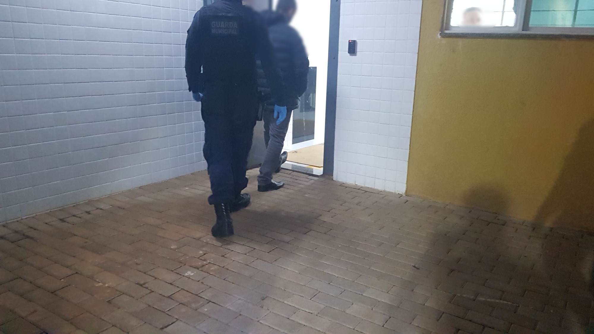 Homem é detido por violência psicológica contra companheira
