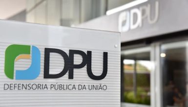 Imagem referente a Sonho na área jurídica? DPU em Cascavel paga R$ 3 mil por mês para residentes!