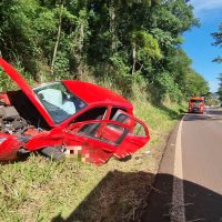 Imagem referente a Argo e caminhão quase colidem frontalmente na PR-180 em Rio do Salto