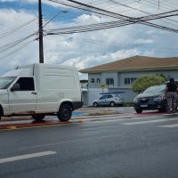 Imagem referente a Colisão entre Prisma e Fiorino é registrada no bairro Maria Luiza, em Cascavel