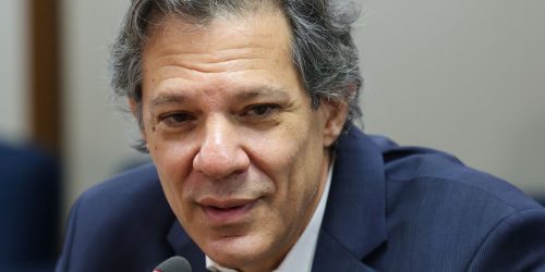 Imagem referente a Haddad defende redução de taxas de vale-refeição para baratear comida