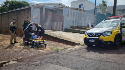 Imagem referente a Em surto, homem pega faca, assusta vizinhos e PM e Samu são acionados