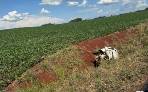 Imagem referente a Capotamento de carro deixa jovem de 20 anos em estado grave na PR-473