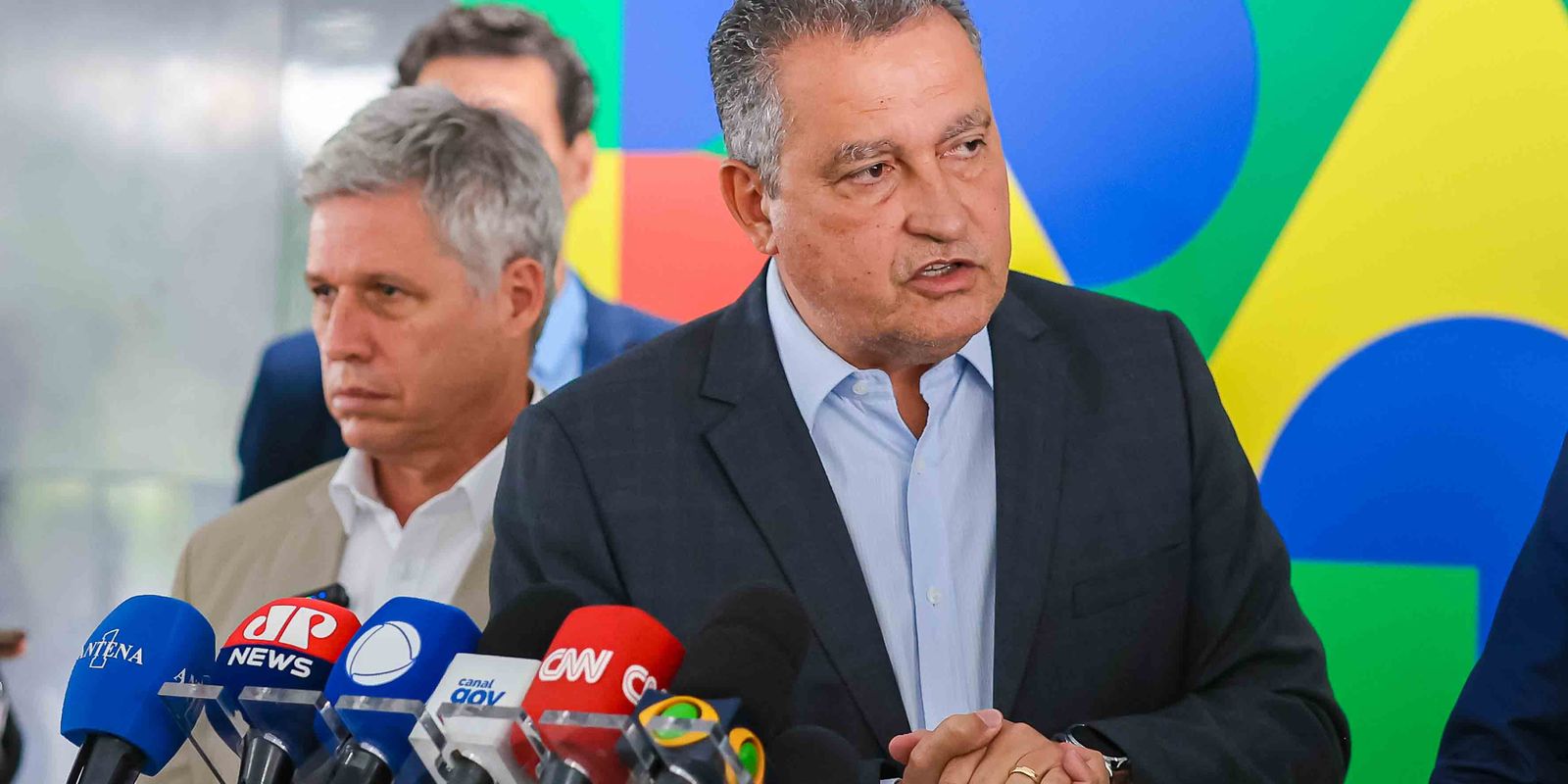 Governo avalia reduzir tarifa de importação para baratear alimentos Governo avalia reduzir tarifa de importação para baratear alimentos