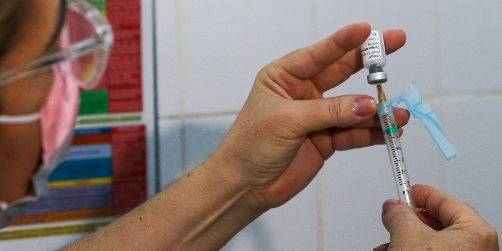 Sociedade médica alerta para baixa procura da vacina contra a dengue Sociedade médica alerta para baixa procura da vacina contra a dengue