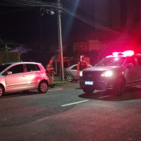 Imagem referente a Carros colidem na Rua Presidente Kennedy em Cascavel