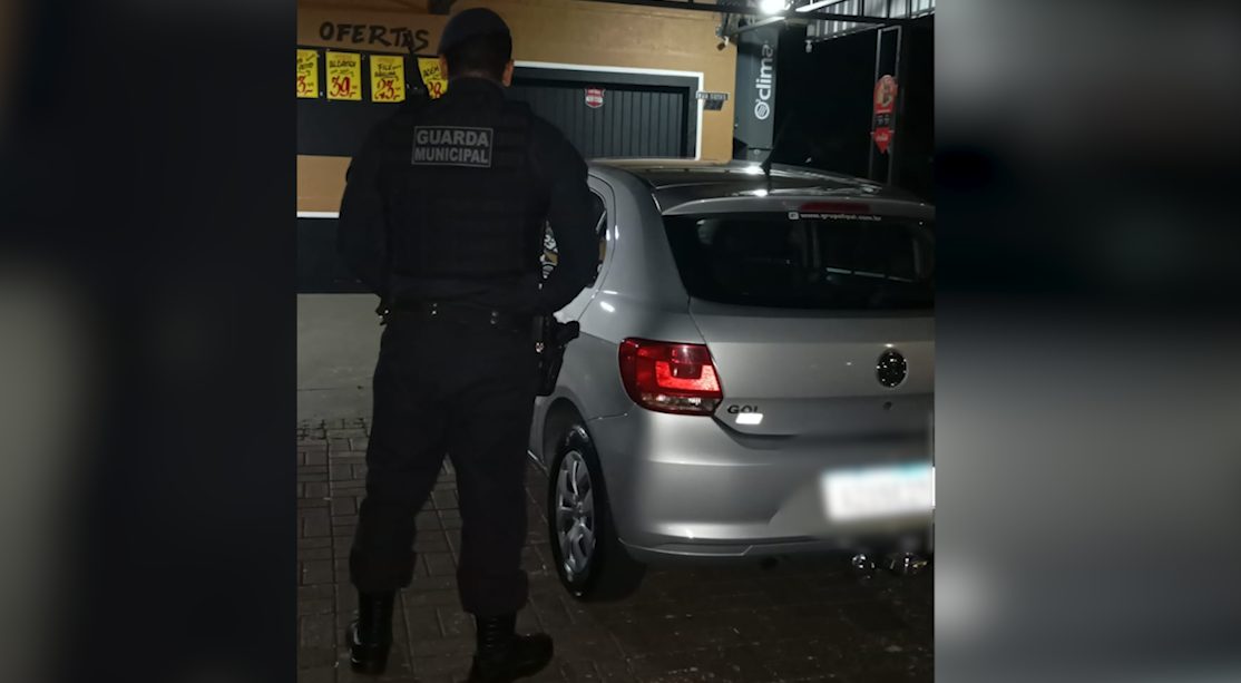 Proprietário esquece carro no supermercado e registra Boletim de Ocorrência de furto