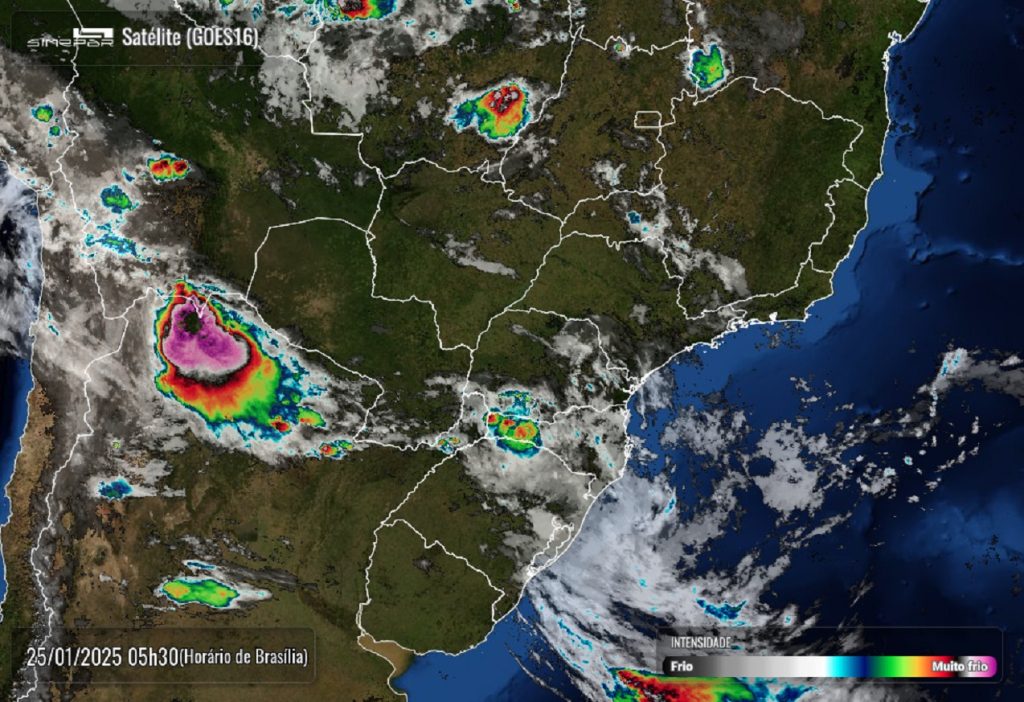 Sábado de temperaturas elevadas e previsão de chuva para Cascavel