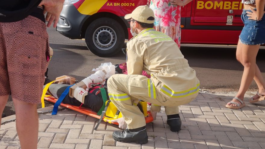 Motociclista quebra o braço em grave acidente no bairro Periolo