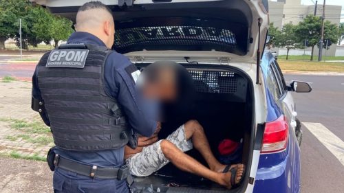 Imagem referente a “Não vou falar meu nome, vão tomar no c* de vocês”; Homem é detido por desacato, desobediência e resistência