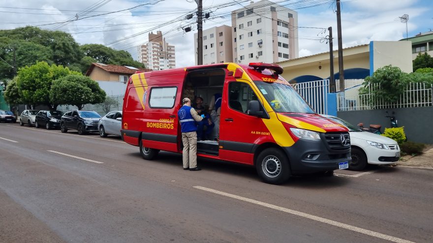 Jovem fica ferido ao cair de veículo elétrico no Centro