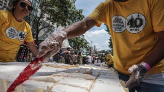 Tradição no aniversário de São Paulo, Bolo do Bixiga completa 40 anos