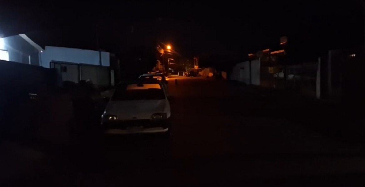 Moradores reclamam da escuridão na Rua Cecília Meireles