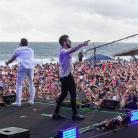 Imagem referente a Guilherme & Benuto voltam ao palco e fazem show para 60 mil pessoas em Matinhos