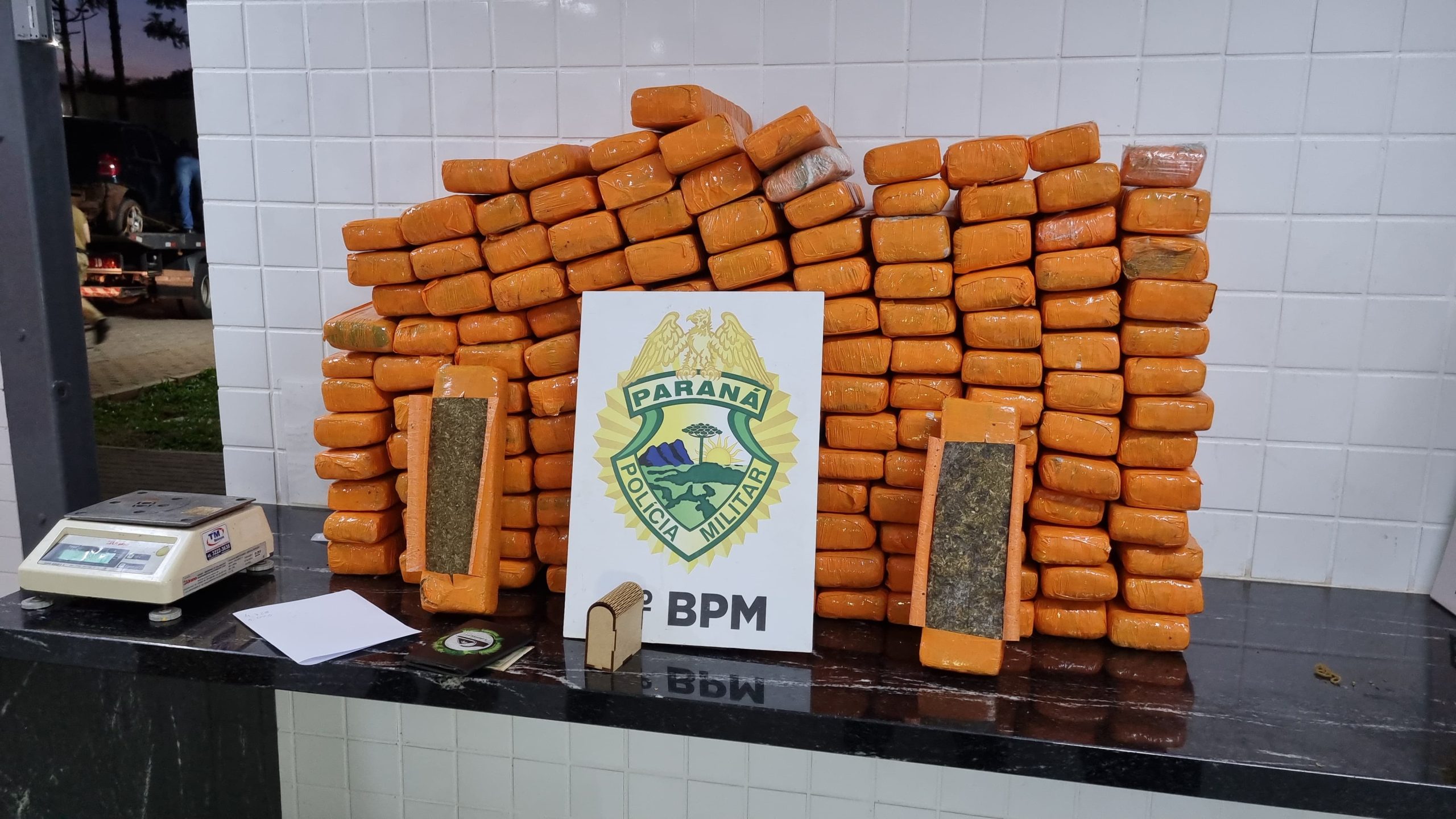 Jovem de 22 anos é detido em Cascavel com 121 Kg de maconha