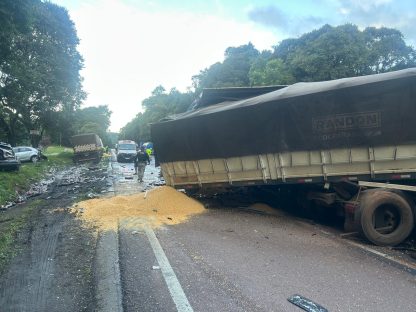 Imagem referente a Acidente múltiplo interdita completamente BR-277 e causa congestionamento de seis quilômetros