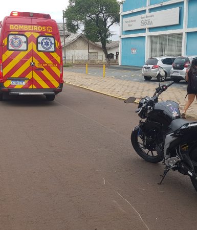 Imagem referente a Yamaha e Peugeot se envolvem em colisão na Rua da Bandeira